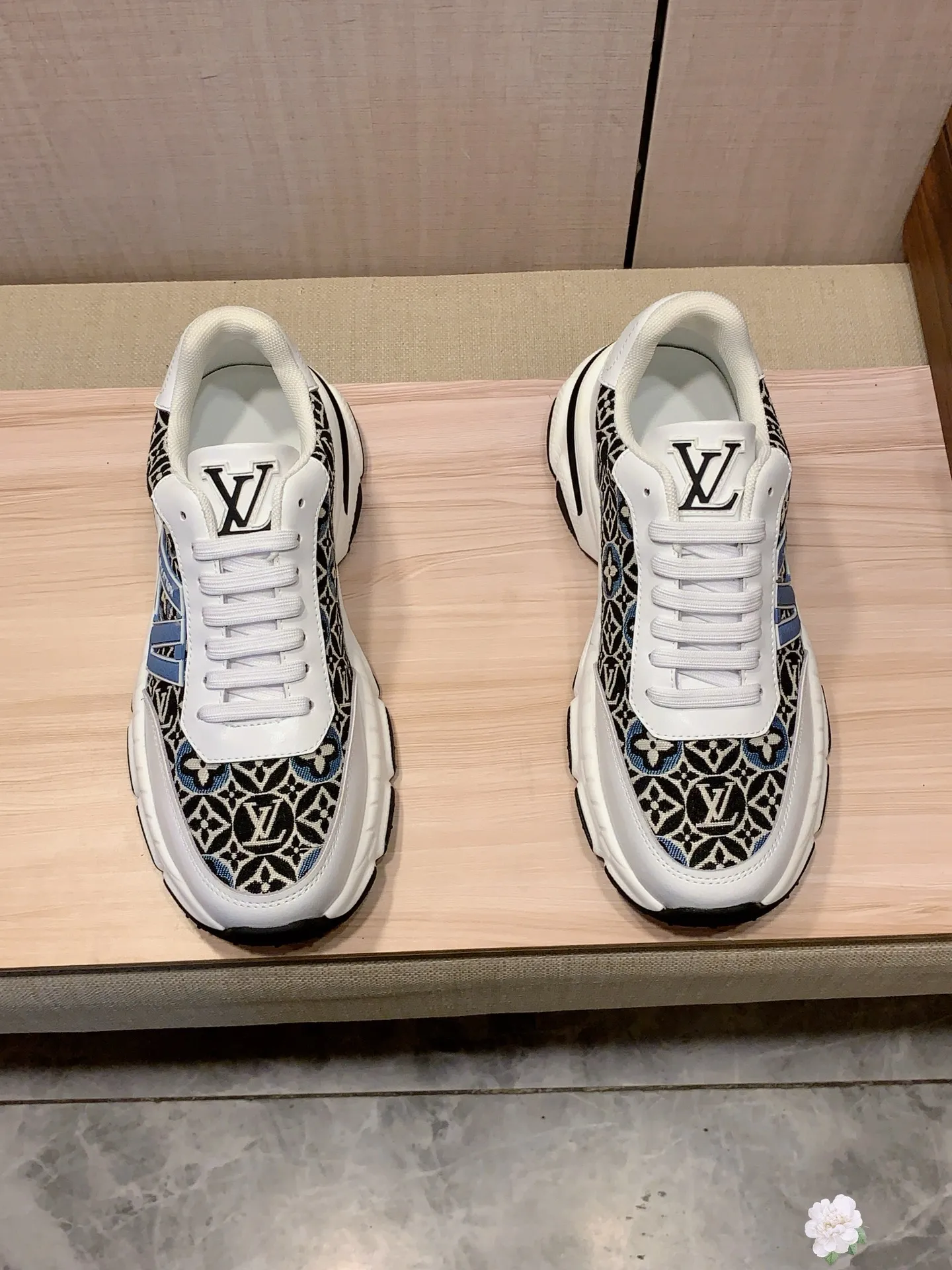 Men's Men's Shoes 💰460💰💰🎩🎩[Lightning][Lightning] "Lv*" The latest and most popular casual shoes, top brands [Seduce] Luxury ~ Purchasing Agency, Top ~ Quality. [Strong] The upper is made of imported breathable cowhide with material ➕ breathable sheepskin feet (•) and fine workmanship. The original stylish and stylish soft rubber wear-resistant and non-slip outsole is light and comfortable on the feet. The real thing looks better when photographed in person. 111: code: 38-44, 3️⃣ colors selected